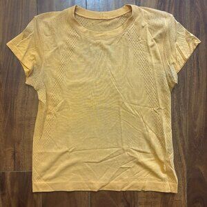 Lululemon Women's Active T Shirt Size 4